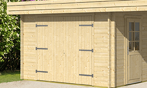 Garage met dubbele houten deur